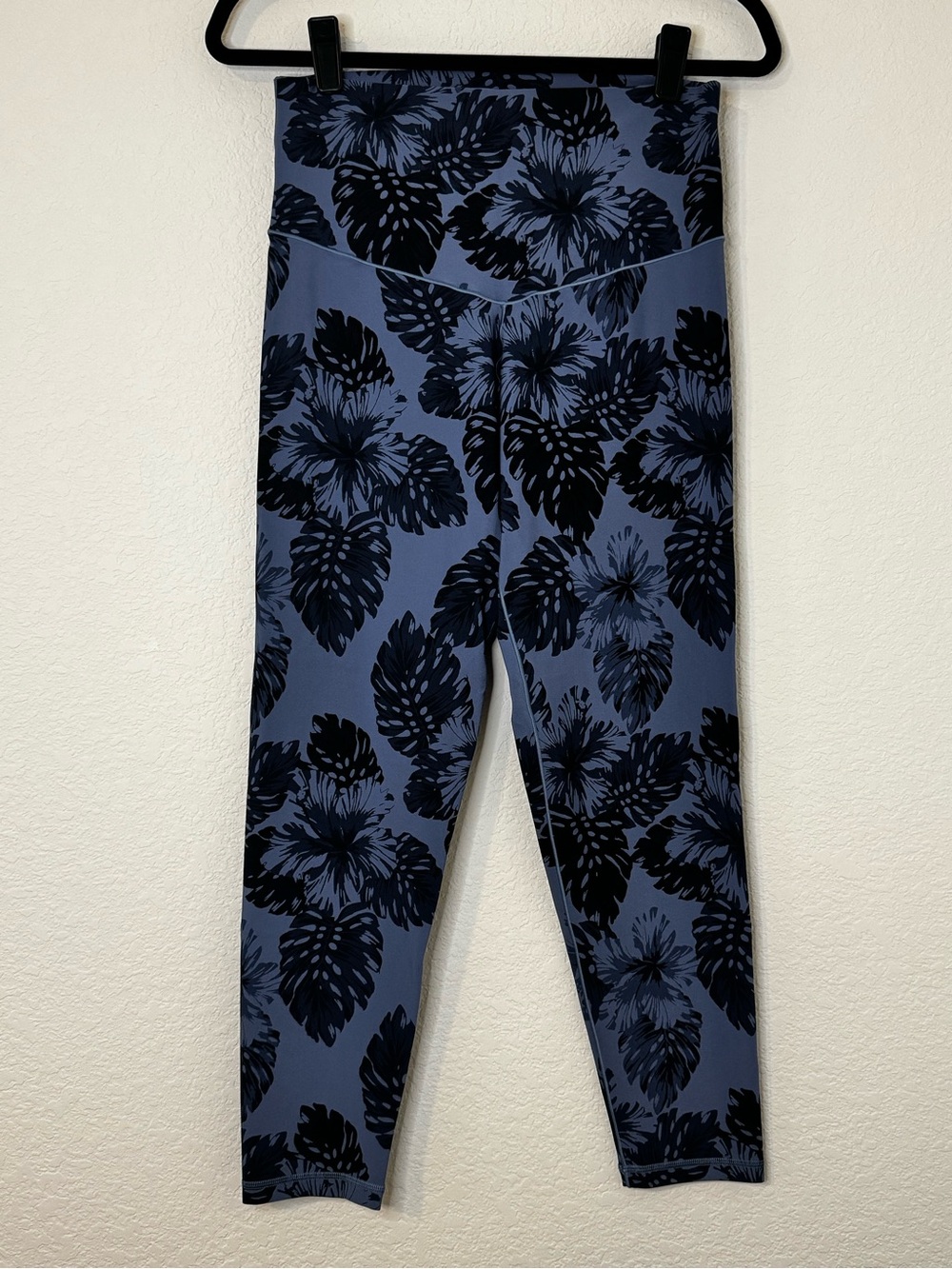 Aerie High-Waisted Blue Monstera Leaf Leggings